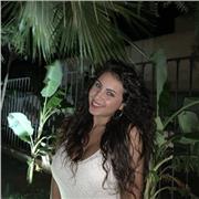 Doy clases particulares, tanto presenciales como online de inglés, lengua o historia. También ayudo a niños desde los 3 años con sus deberes. Soy estudiante de Educación Infantil y Primaria en la universidad de La Salle